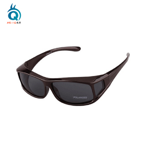 <span class=keywords><strong>Gafas</strong></span> <span class=keywords><strong>de</strong></span> <span class=keywords><strong>Sol</strong></span> Polarizadas <span class=keywords><strong>de</strong></span> Alta Definición para <span class=keywords><strong>Mujer</strong></span>, con Cubierta Exterior Ajustable - Product Image 4