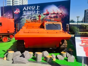 Camión de bomberos forestal tipo oruga y camión de bomberos de rescate blindado - Product Image 5