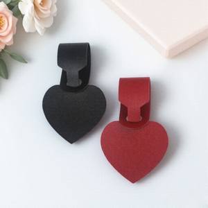 Étiquette de <span class=keywords><strong>bagage</strong></span> en cuir PU avec impression de soie créative en forme de cœur, étiquette de <span class=keywords><strong>bagage</strong></span> pour <span class=keywords><strong>avion</strong></span>, étiquette de contrôle d'enregistrement - Product Image 3