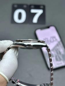 2025 Montre décontractée populaire, montre mécanique à la mode, version en acier avec cadran bleu et fonction date - Product Image 6