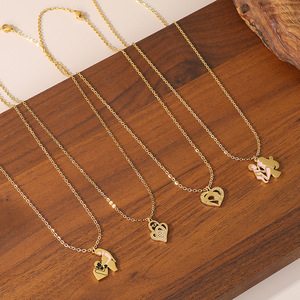 Collar con Colgante de Corazón Chapado en Oro de 18K para el Día de la Madre, Collar de Acero Inoxidable Moderno y Personalizado - Product Image 1