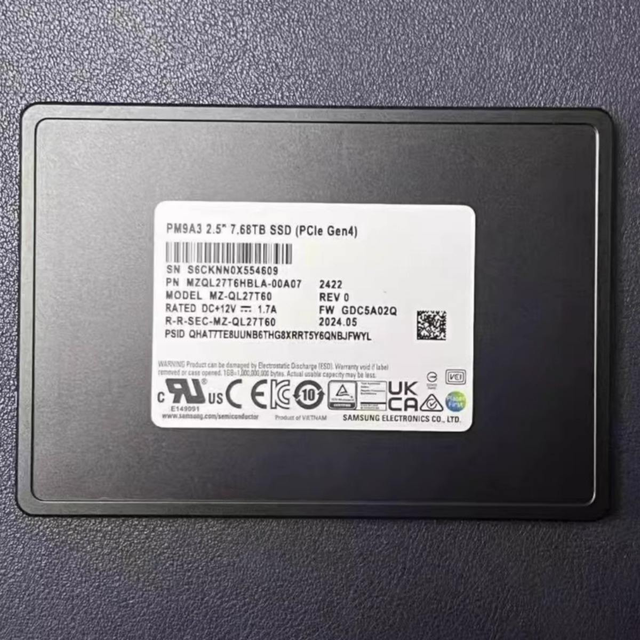 Enterprise SSD PM9A3 7.68TB-2.5" Internal U.2 PCIe Gen4 NVMe 4.0 X4-Read/Write 701-800MB/s Server