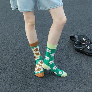 Chaussettes de mode en coton jacquard mi-mollet, motif asymétrique canard mandarin AB, design original d'usine, pour hommes et femmes - Product Image 4