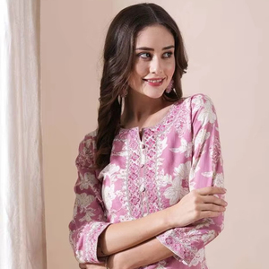 ชุดซาลวาร์เกอร์ติผ้าเรยอนผ้าเรยอนพิมพ์ลายดอกไม้ของผู้หญิงชุดปาร์ตี้มีสไตล์ปรับแต่งสีและขนาดได้ - Product Image 1