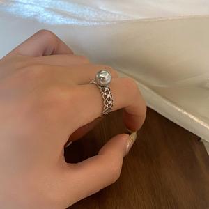 Bague en argent pur S925, design de niche haut de gamme, dentelle creuse, perle, avec index réglable, cadeau de luxe pour petite amie - Product Image 2