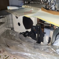 Machine à coudre PEGASUS d'occasion avec moteur pour un usage domestique et des travaux décoratifs