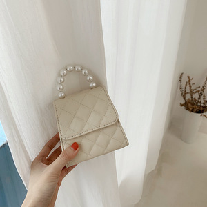 กระเป๋ามินิสำหรับผู้หญิง 5 นิ้ว สีขาวมุก หูหิ้วแบบไขว้ กระเป๋าทรงสี่เหลี่ยมเล็ก สำหรับใส่ในชีวิตประจำวัน - Product Image 5