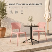 Chaise en plastique empilable fabriquée en usine, chaise de salle à manger moulée en une seule pièce pour restaurant