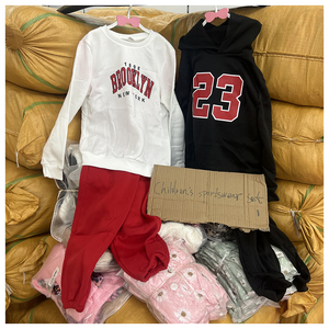 Venta al por mayor de fábrica: Sudadera con capucha para niños, ropa usada, conjunto de sudadera con capucha y pantalones unisex para niños, camisetas personalizadas lisas de materiales mixtos. - Product Image 3