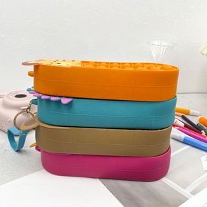 Étui à crayons en silicone imperméable avec motif de <span class=keywords><strong>dinosaure</strong></span> spatial, licorne, jouet sensoriel pour enfants, sac à crayons pour l'école - Product Image 6