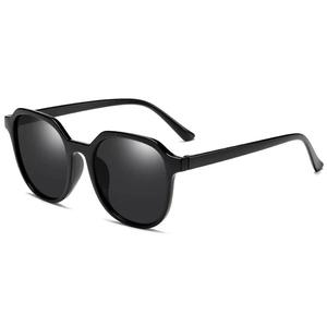 Gafas de sol para mujer, montura negra, material de PC, lentes Ac, protección Uv375, clase 2, gafas de sol con montura grande, estilo moderno - Product Image 1