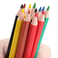 Lot de 12 mini-crayons de couleur courts dans une boîte à motifs de dessins animés - Kit de dessin pour enfants, fournitures artistiques sûres pour les enfants et les débutants, vente en gros