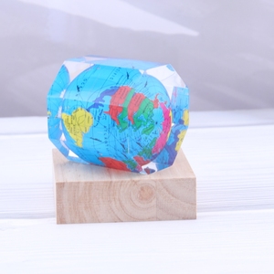 Prensapapeles de Escritorio con Globo Terráqueo de Resina Creativa, Adorno Decorativo Transparente, Recuerdo Personalizado, Regalo Artesanal - Product Image 4