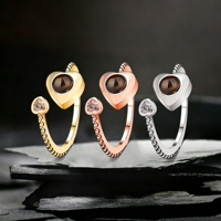 Bague de projection photo cachée « Je t'aime » en 100 langues, double cœur entrecroisé, ouverte, dorée, réglable, cadeau pour elle