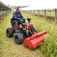 Broyeur d'herbe autoporté 4x4 électrique à direction articulée, débroussailleuse à fléaux diesel, largeur de coupe 800 mm, élévation hydraulique, pour vergers et fermes