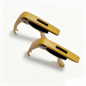 Capo de <span class=keywords><strong>Guitarra</strong></span> Multifuncional Chapado en Oro con Ranura para Púa, Capo de Liberación Rápida con Resorte para Guitarras Acústicas/Eléctricas - Product Image 5