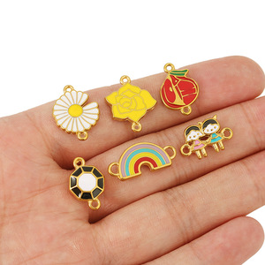Colgante de Acero Inoxidable Esmaltado con Diseño de Flor Margarita Arcoíris, Accesorios de Joyería DIY, Dijes Unisex para Regalo, Yiwu WLL249 - Product Image 4