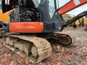 รถขุดไฮดรอลิกตีนตะขาบ Kubota KX165 สีส้ม พร้อมห้องโดยสาร รถก่อสร้างมือสอง น้ำหนัก 5540 กก. อะไหล่หลักได้รับการรับรอง ใช้งานมาแล้ว 0-2000 ชั่วโมง - Product Image 3