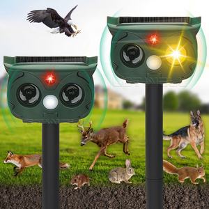 جهاز مبيد للحيوانات بالموجات فوق الصوتية يعمل بالطاقة الشمسية مستشعر البير مقاوم للماء والغزلان طارد في الهواء الطلق لسناجب الراكون والأرانب الظربان والثعالب - Product Image 1