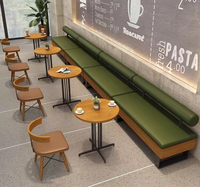 Ensemble de table et de chaises de salle à manger en bois de style nordique moderne pour café, école, salon
