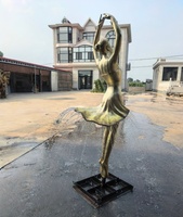 L'art rencontre l'eau : Sculpture d'extérieur en bronze personnalisée, cascade féminine, figurine de femme dansante sexy, sculpture aquatique.
