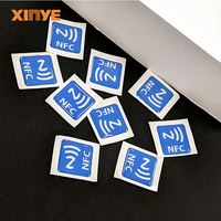 Étiquette en résine nfc programmable autocollant de code qr logo personnalisé étiquettes nfc ntag213 215 216 étiquettes nfc époxy rfid pour liens sociaux