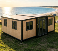 Maison modulaire en conteneur à 3 sections, grain de bois clair, cadre noir, préfabriquée, cabane côtière, maison de vacances en bord de mer, assemblage rapide