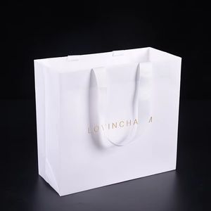 Bolsas de Papel Personalizadas, Bolsa de Regalo con Logotipo Impreso Personalizado, Bolsa de Compras de Lujo de Papel Mate Negro con Asas de Cinta - Product Image 4