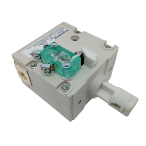 Interruptor Jungheinrich 04963037, Botón de Parada de Emergencia con Rodamiento de Plástico para Uso Seguro en Almacenes - Product Image 1