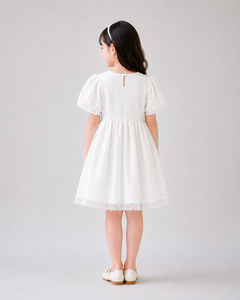 Elegante Vestido de Fiesta Blanco con Lentejuelas para Niñas, con Mangas Abullonadas y Cintura Fruncida, para Bodas y Eventos de Damas de Honor - Product Image 3