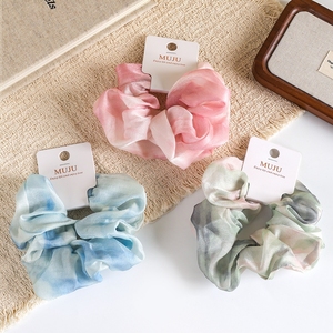 MUJU B465 14cm Eleganti Scrunchies in Tessuto Satinato Effetto Tie-Dye con Sfumature Acquerellate, Elastici per <span class=keywords><strong>Capelli</strong></span>, Pronti per la Vendita al Dettaglio, MOQ Basso - Product Image 1