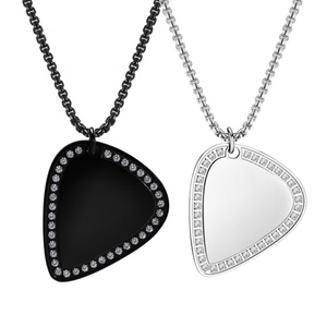 Collares de Joyería al por Mayor con Colgante Personalizado de Púa de Guitarra de Acero Inoxidable - Product Image 1
