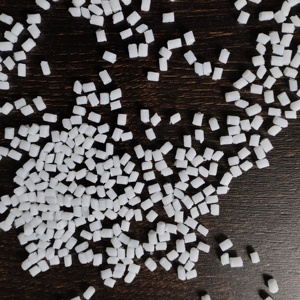 Shenyu Facile à former et assistance à l'abrasion et lubrification à faible volatilité Granulés de plastique POM modifiés - Product Image 2