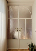 Puertas Modernas de Doble Partición con Rejilla de Aleación de Aluminio Impermeable y Apertura Lateral