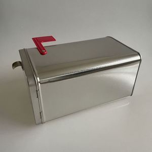 กล่องเก็บของตกแต่งคริสต์มาส กล่องของขวัญเด็ก กล่องจดหมายโลหะขนาดเล็ก DIY พร้อมธงสีแดง - Product Image 2