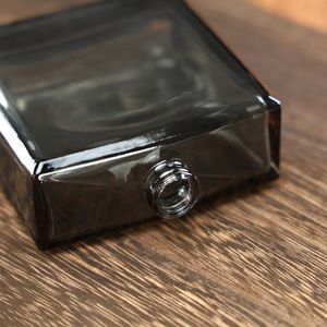 Flacon de parfum carré brun foncé de 50 ml et 100 ml en gros avec bouchon rond noir et vaporisateur pour usage personnel et commercial - Product Image 6