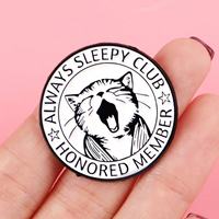 En gros, épingles en métal émaillées à l'effigie de dessins animés mignons, broches à lettres pour membres du club 'Always Sleepy', souvenirs, motifs chaton faisant la gueule, paresseux, oie