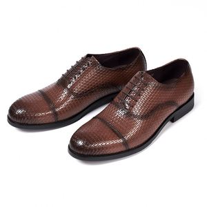 Chaussures habillées décontractées de luxe en cuir de vachette véritable pour hommes, résistantes à l'usure, avec motif en maille tissée, idéales pour les affaires et les mariages - Product Image 2