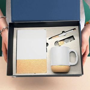 Coffret Cadeau d'Entreprise Personnalisé Besery : Souvenirs d'Entreprise Écologiques en Bois, Porte-clés, Carnet avec Stylo et Tasse - Product Image 1