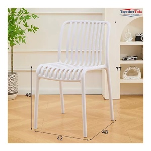 Chaise empilable légère entièrement en plastique, durable, pour intérieur et extérieur, idéale pour la maison, les restaurants, les fêtes et les événements. - Product Image 5
