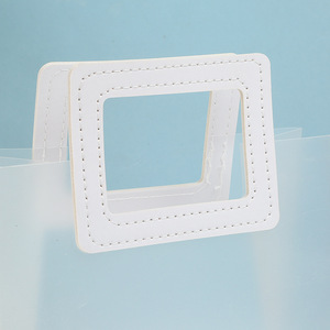 Bolsas de mano cuadradas de PP de nuevo estilo al por mayor, bolsas de regalo transparentes esmeriladas engrosadas para dulces de boda, personalizables - Product Image 3