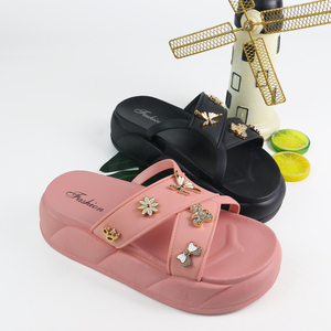 Nuevo diseño Pretty Upper Slide Zapatilla Pies planos <span class=keywords><strong>Sandalias</strong></span> para mujeres y damas - Product Image 3
