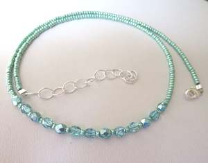 Collier de perles aquatiques métalliques avec perles de verre tchèques, fait main, pour le bonheur - Product Image 1