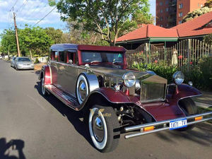 Superlimousine pour la royauté, voiture classique antique pour le président, voiture écologique - Product Image 6