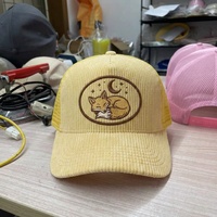 Gorra Trucker de Pana con Parche Bordado, Ajustable con Cierre a Presión y Malla Trasera, Estilo Hip Hop, Unisex, Venta al por Mayor