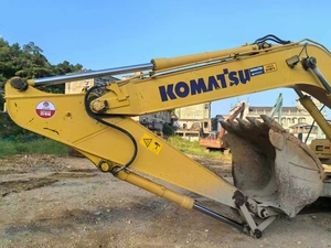 Excavatrice d'occasion Komatsu PC240LC-8 de haute qualité, 24 tonnes, modèle 2022, capacité de la benne de 1,2 m, moteur puissant, excellent état - Product Image 3
