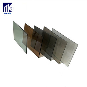 <span class=keywords><strong>Verre</strong></span> teinté gris clair/foncé bleu/vert/bronze <span class=keywords><strong>Verre</strong></span> flotté teinté <span class=keywords><strong>Verre</strong></span> trempé pour la décoration de salles de bain Utilisation industrielle solaire - Product Image 1