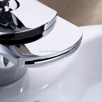 Filtre de salle de bain Cascade Lavabo Robinets d'eau Mélangeur Robinets de lavabo en laiton chromé