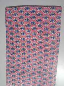 Bolso de mano ligero de algodón acolchado con estampado floral tradicional hecho a mano, ideal para el trabajo, compras, viajes y ecológico. - Product Image 6