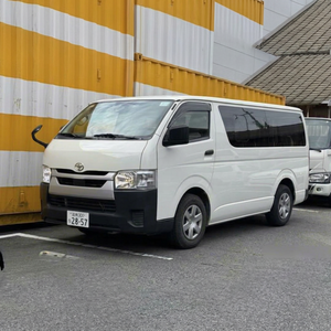 Vente rapide : Toyota Hiace Van 2022 d'occasion, automatique, conduite à gauche, sièges en tissu R18 - Bon état - Product Image 1